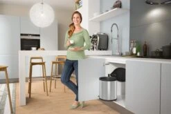 Merkloos Hailo Compact-Box M Inbouwprullenbak - 15 Liter 11 Merkloos Hailo Compact-Box M Inbouwprullenbak - 15 Liter -Buiten Kamperen 150f0d9a3edb9a6d