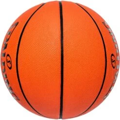 Merkloos Spalding Varsity TF150 Maat 7 Basketbal -Buiten Kamperen 33ab4561a4a38f25