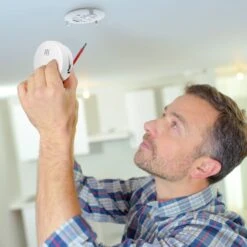 Alecto SA-100 Mini Rookmelder 13 Alecto SA-100 Mini Rookmelder -Buiten Kamperen 656a0a34e449f2.98544468