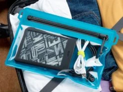 Nite Ize RunOff Waterbestendige Reistas Blauw M 8 Nite Ize RunOff Waterbestendige Reistas Blauw M -Buiten Kamperen 66f3e0e23bc3d5.08924309