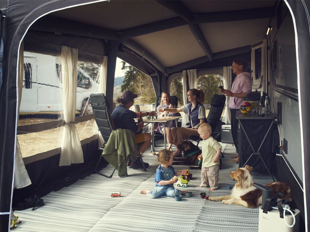 Dometic Residence AIR All-Season Maat 15 (990 - 1015 Cm) Opblaasbare Caravanvoortent 6 Dometic Residence AIR All-Season Maat 15 (990 - 1015 Cm) Opblaasbare Caravanvoortent - Afbeelding 4