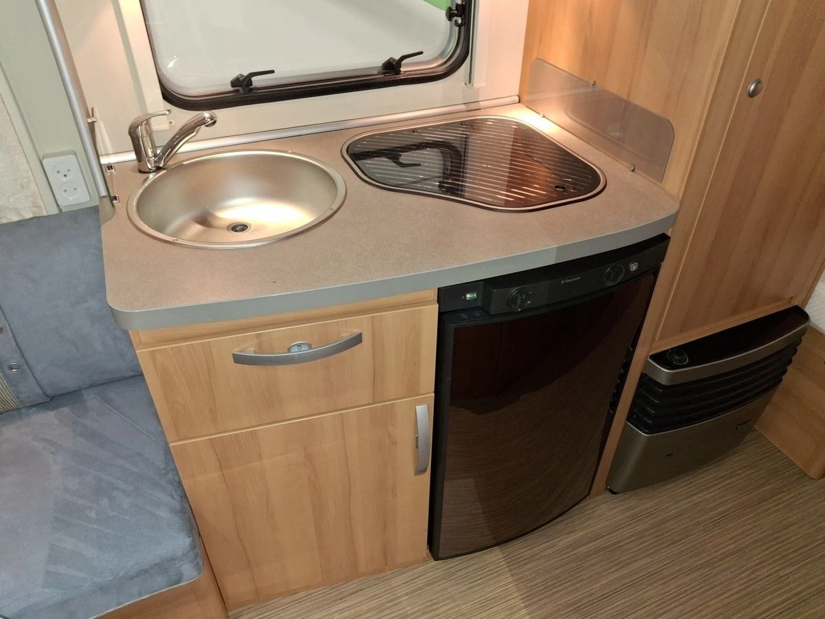 Eriba Feeling 470 2014 Caravan 8 Eriba Feeling 470 2014 Caravan - Afbeelding 6