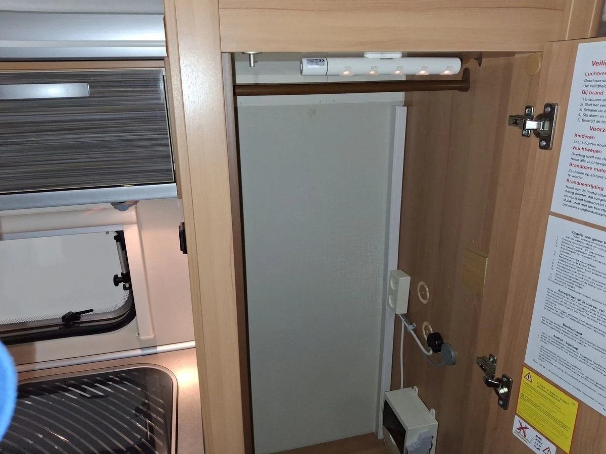 Eriba Feeling 470 2014 Caravan 11 Eriba Feeling 470 2014 Caravan - Afbeelding 9