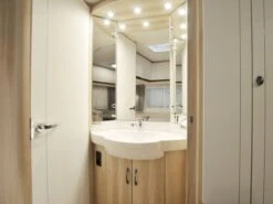 Hobby De Luxe 400 SFe 2024 Caravan -Buiten Kamperen hobby deluxe 400sfe 2024 8 ecommerce