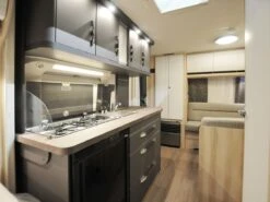 Hobby De Luxe 440 SF 2024 Caravan -Buiten Kamperen hobby deluxe 440sf 2024 11 ecommerce