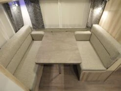 Hobby De Luxe 440 SF 2024 Caravan -Buiten Kamperen hobby deluxe 440sf 2024 2 ecommerce