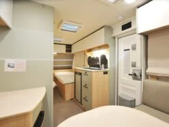 LMC Style 460 E 2025 Caravan 15 LMC Style 460 E 2025 Caravan -Buiten Kamperen lmc style 460e 2025 5 ecommerce