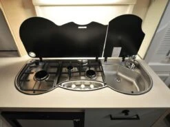 LMC Style 460 E 2025 Caravan 17 LMC Style 460 E 2025 Caravan -Buiten Kamperen lmc style 460e 2025 7 ecommerce