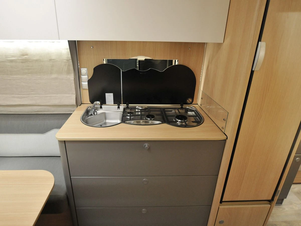 LMC Tandero 480 D Caravan 8 LMC Tandero 480 D Caravan - Afbeelding 6