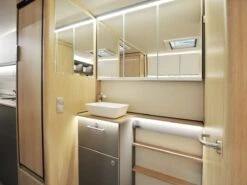 LMC Tandero 480 D Caravan 19 LMC Tandero 480 D Caravan -Buiten Kamperen lmc tandero 480d 8 ecommerce