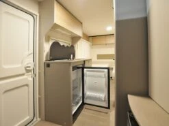 LMC Sassino 460 E 2025 Caravan -Buiten Kamperen lmcsassino 460e 2025 5 ecommerce