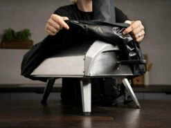 Ooni Karu 12 En 2 Pizzaoven 2-in-1 Draagtas En Beschermhoes 7 Ooni Karu 12 En 2 Pizzaoven 2-in-1 Draagtas En Beschermhoes -Buiten Kamperen ooni karu 12 2 beschermhoes afb3 ecommerce