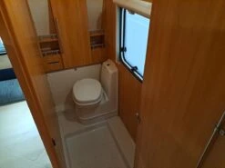 Wilk S4 HFD 450 2010 Caravan 19 Wilk S4 HFD 450 2010 Caravan -Buiten Kamperen wilks4hfd45020109 ecommerce